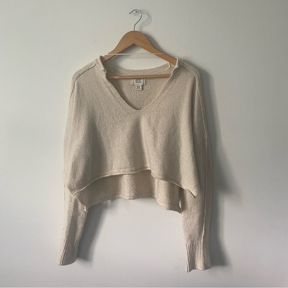 BDG Sweaters - BDG Ivory Tan Cropped Sweater Cut Out Grunge Coastal size Medium